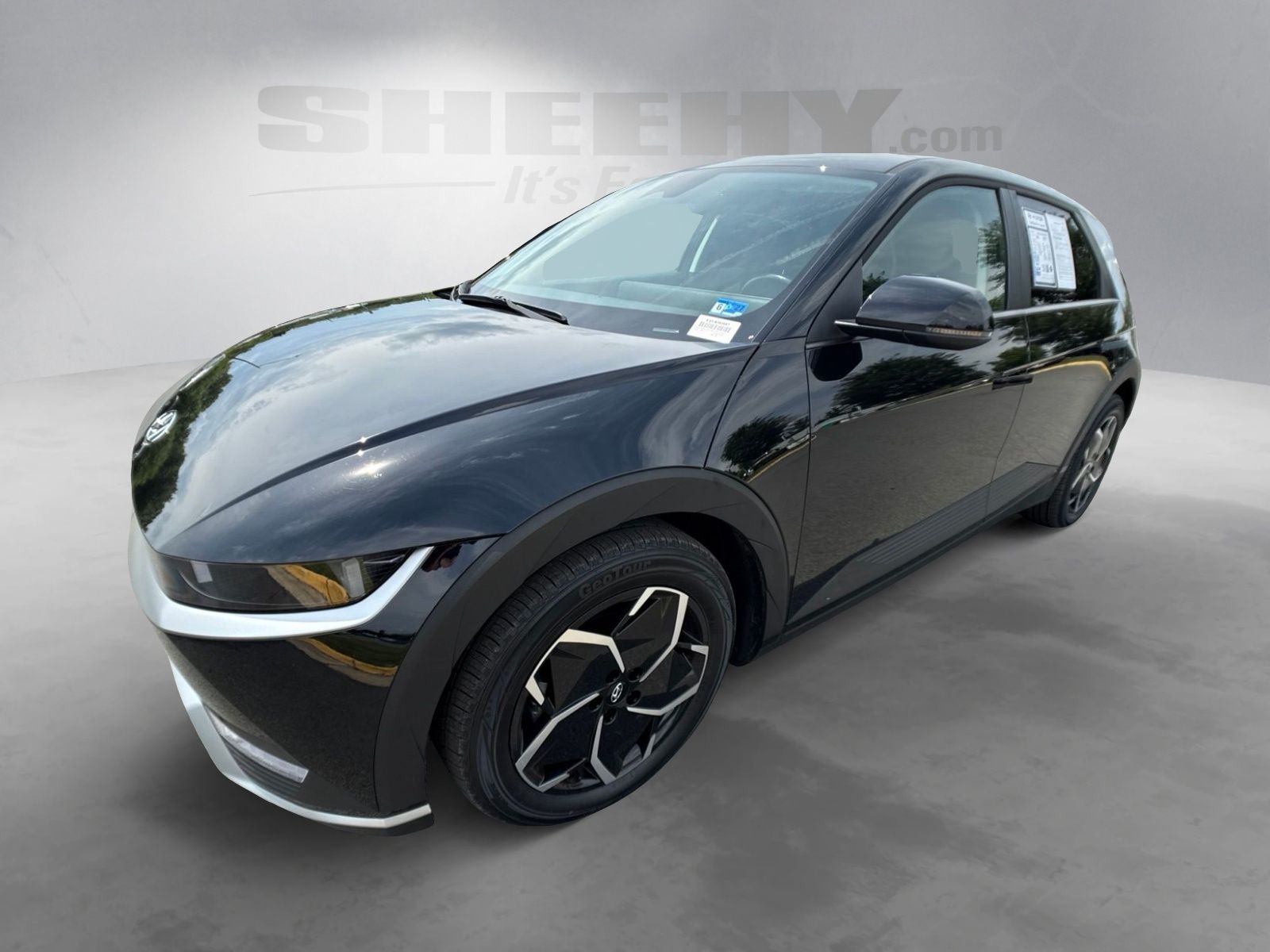 Used 2024 Black Hyundai SEL image 15