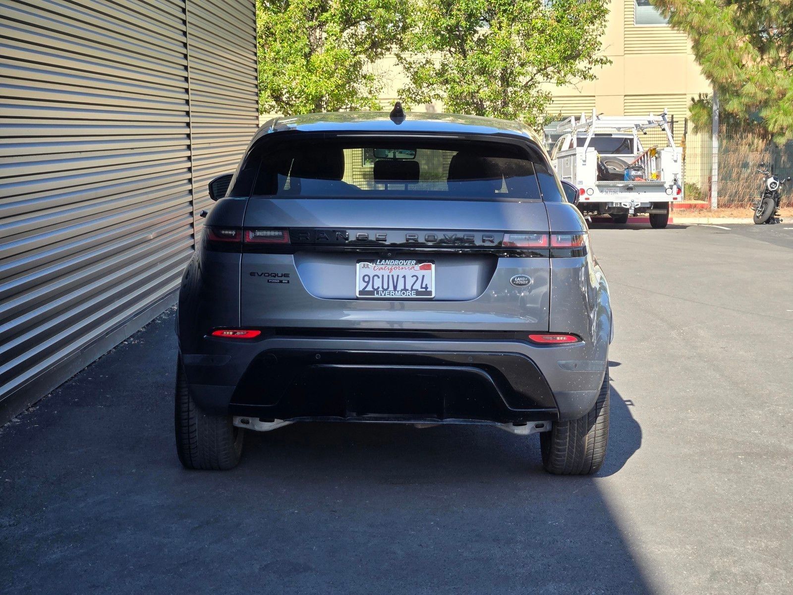 View vehicle photo 6