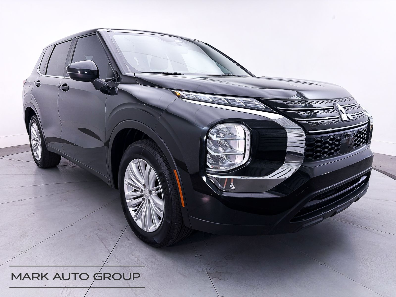 2024 Mitsubishi Outlander ES