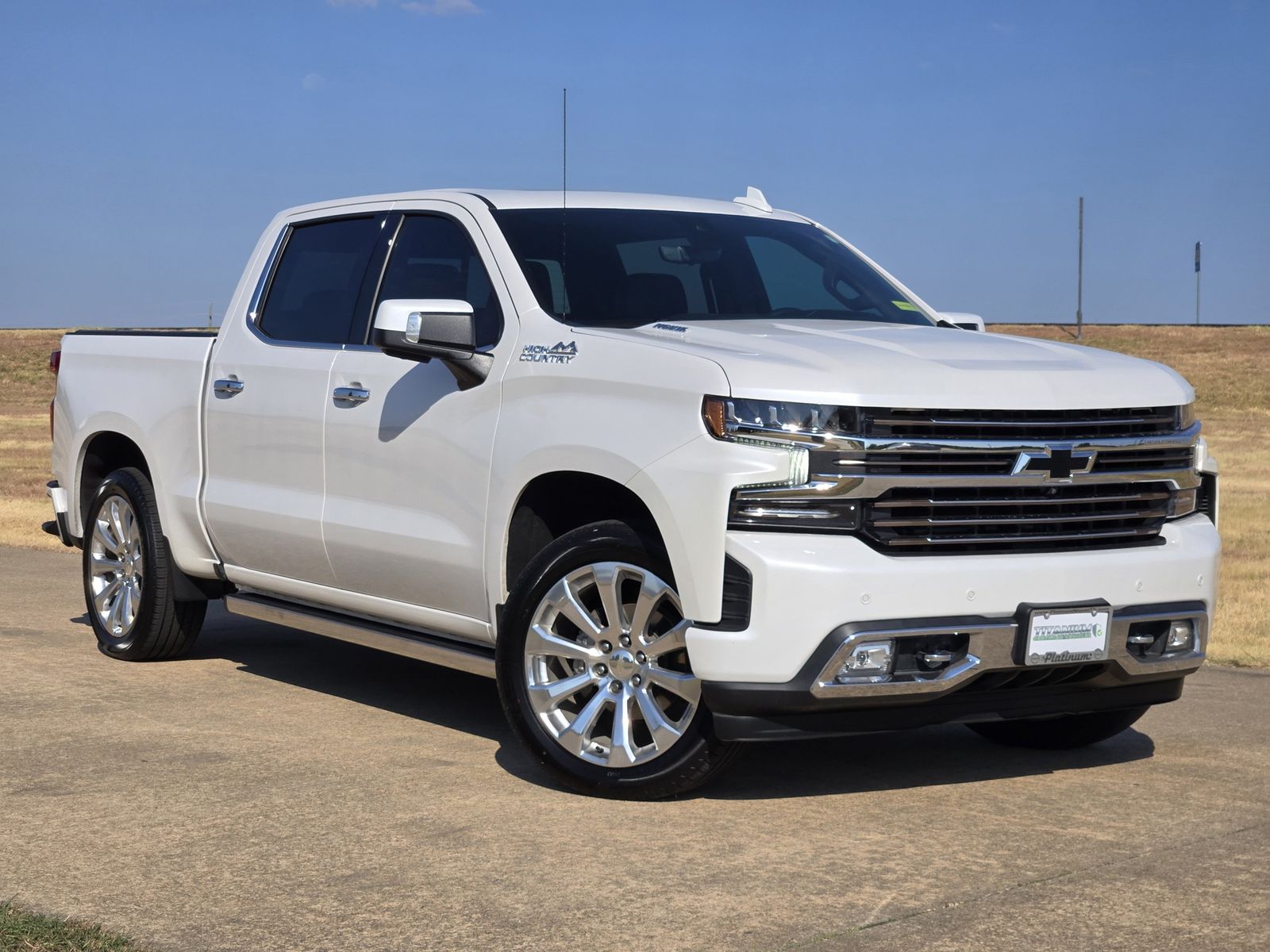 White (Iridescent Pearl Tricoat) 2022 Chevrolet Silverado 1500 Pickup Truck Four-Wheel Drive Automatic