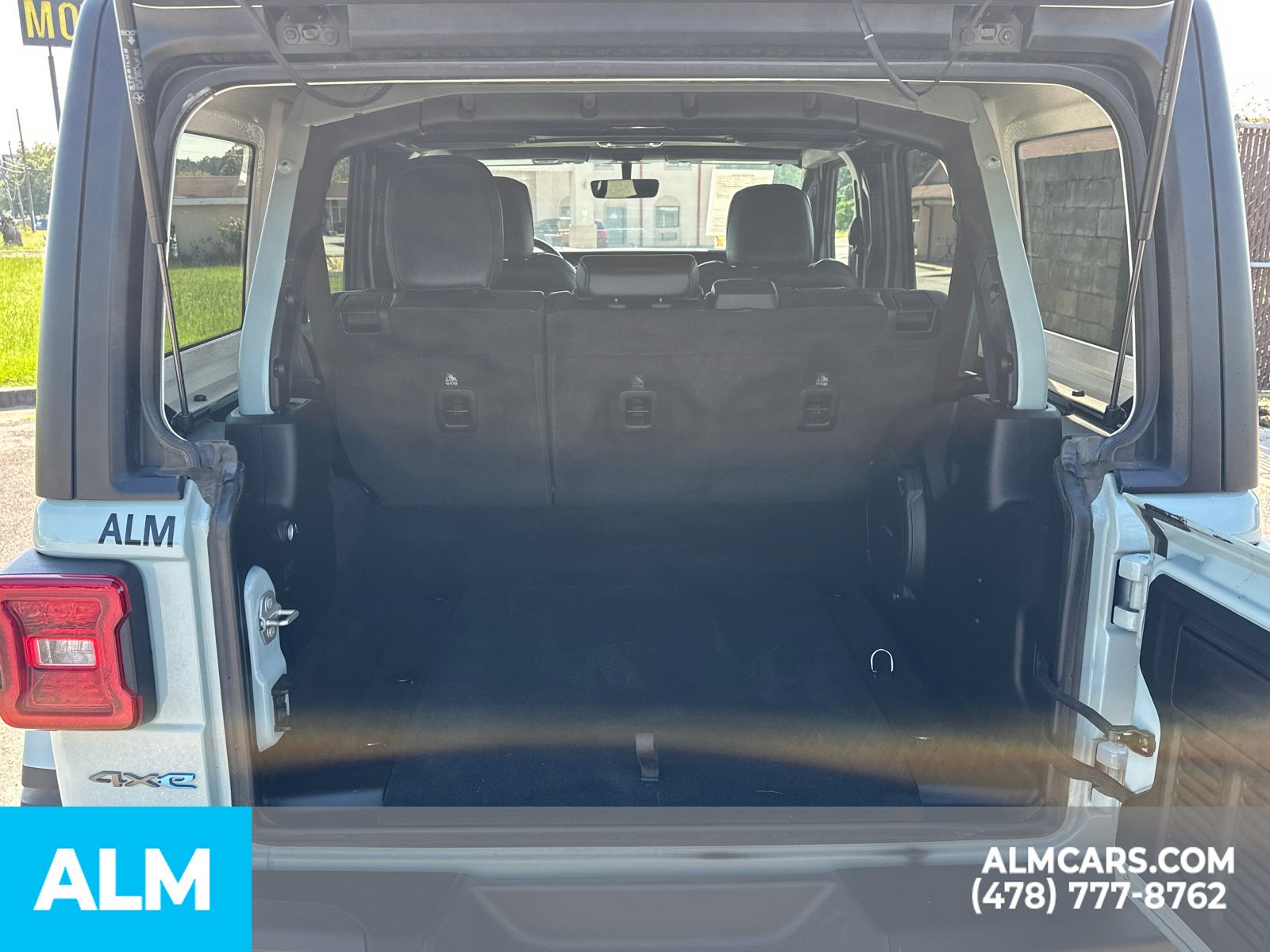 Used 2023 Gray Jeep Rubicon 4xe image 21