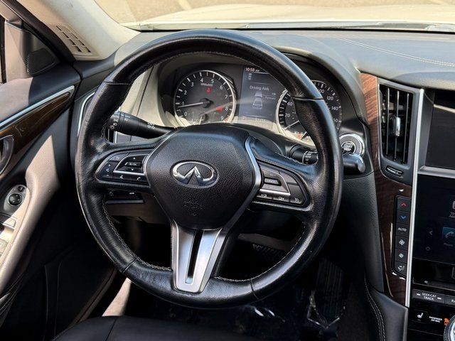 Used 2019 Majestic White INFINITI 3.0t LUXE image 18