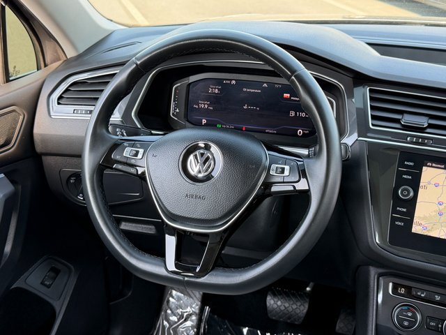 Used 2020 Gray Volkswagen 2.0T SEL image 17