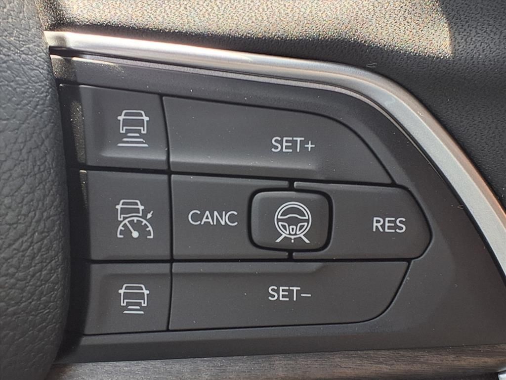 2026 Jeep Grand Cherokee Altitude - 10