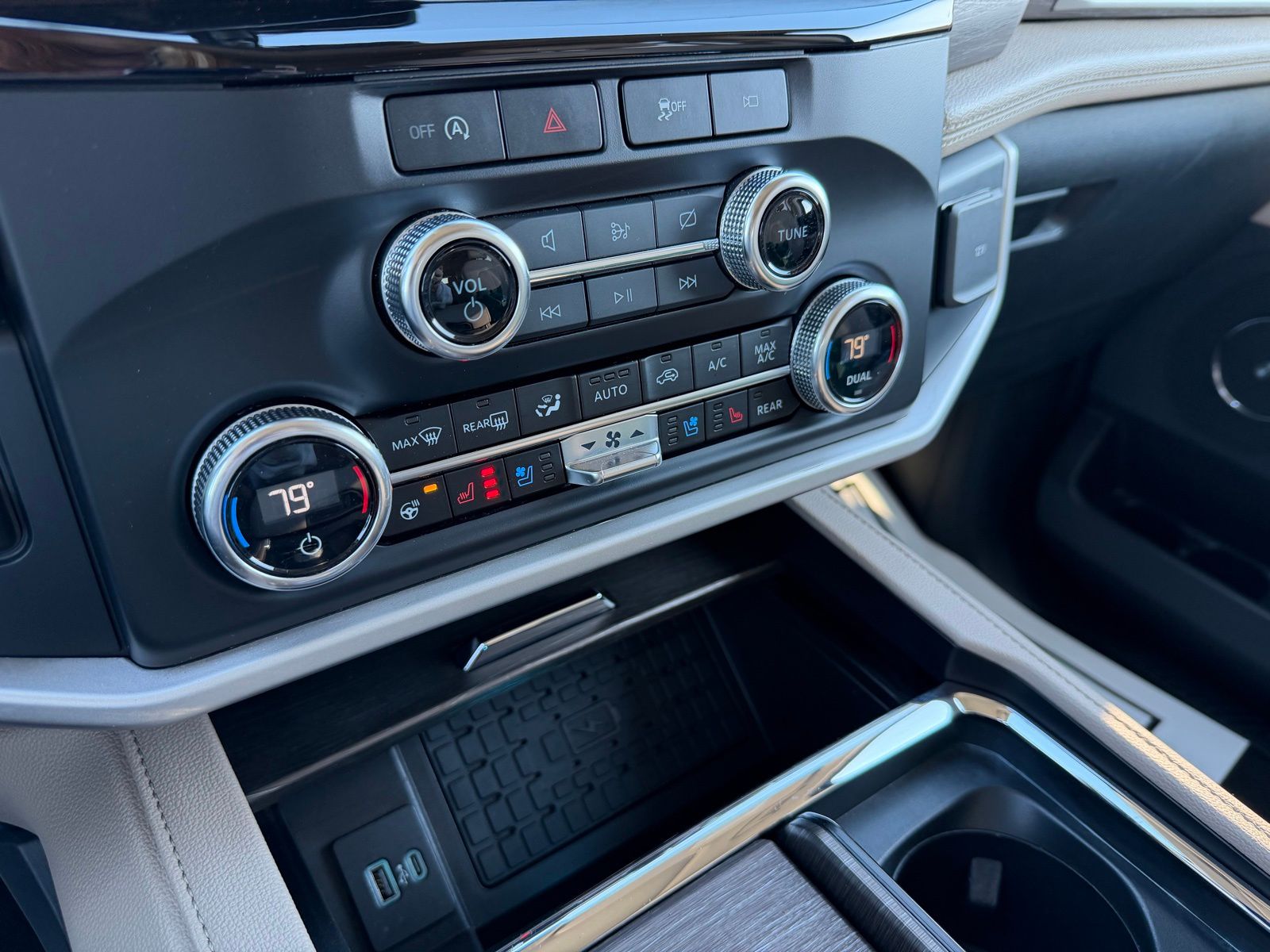 2024 Ford Expedition image 24