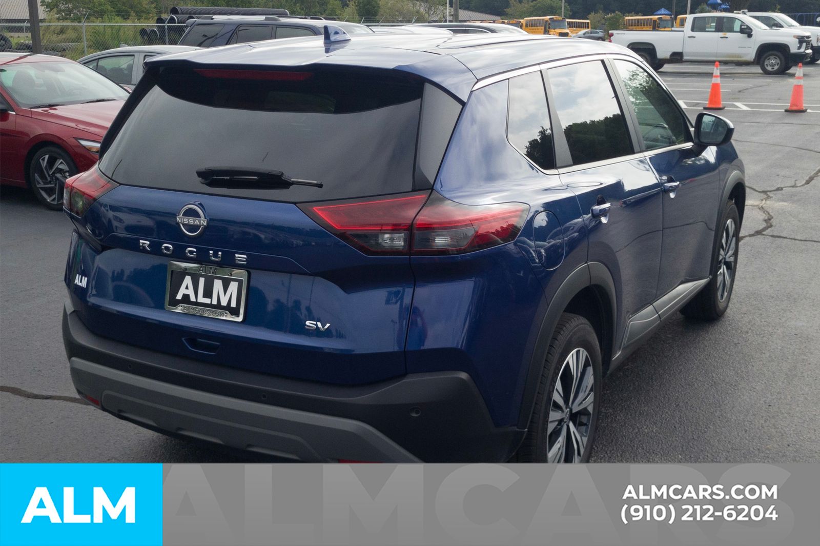 2023 Nissan Rogue SV photo 3