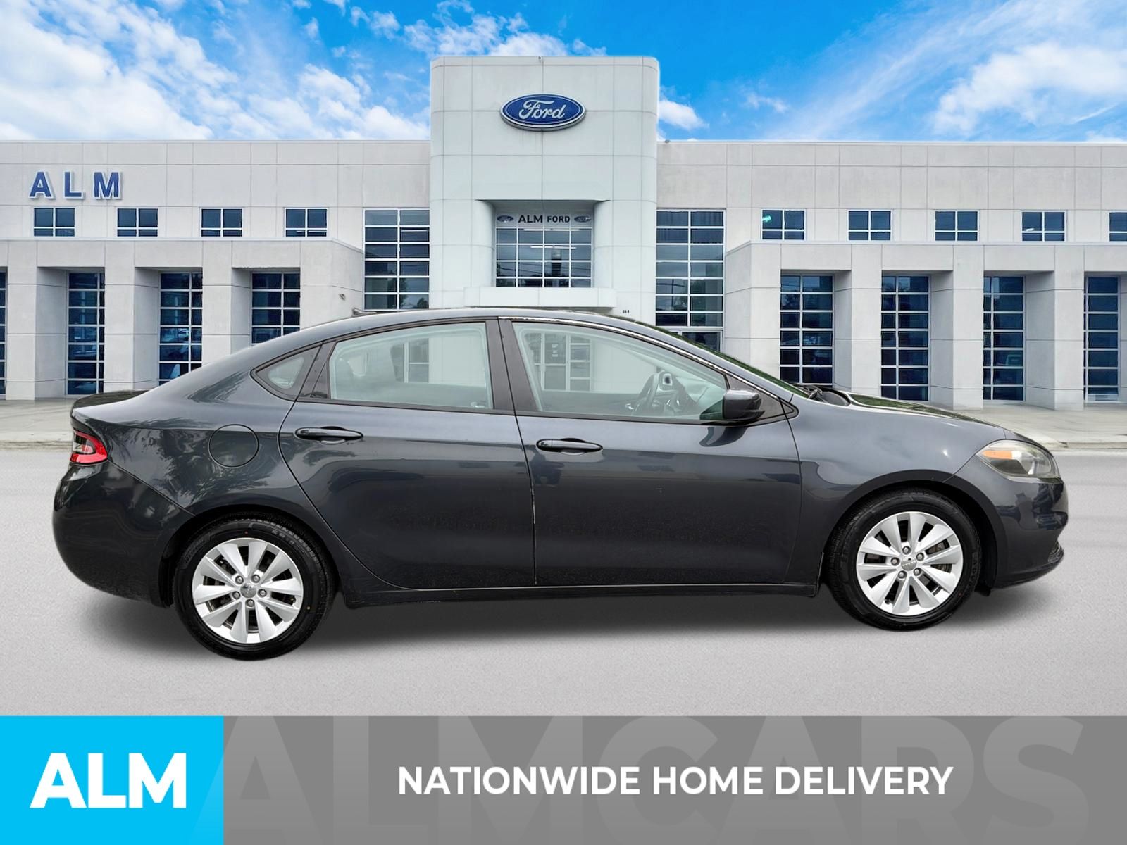 Used 2014 Gray Dodge SXT image 4