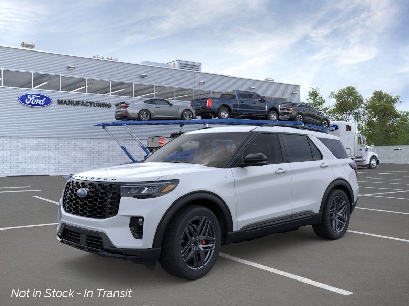 New 2026 Space White Metallic Ford ST-Line image 3