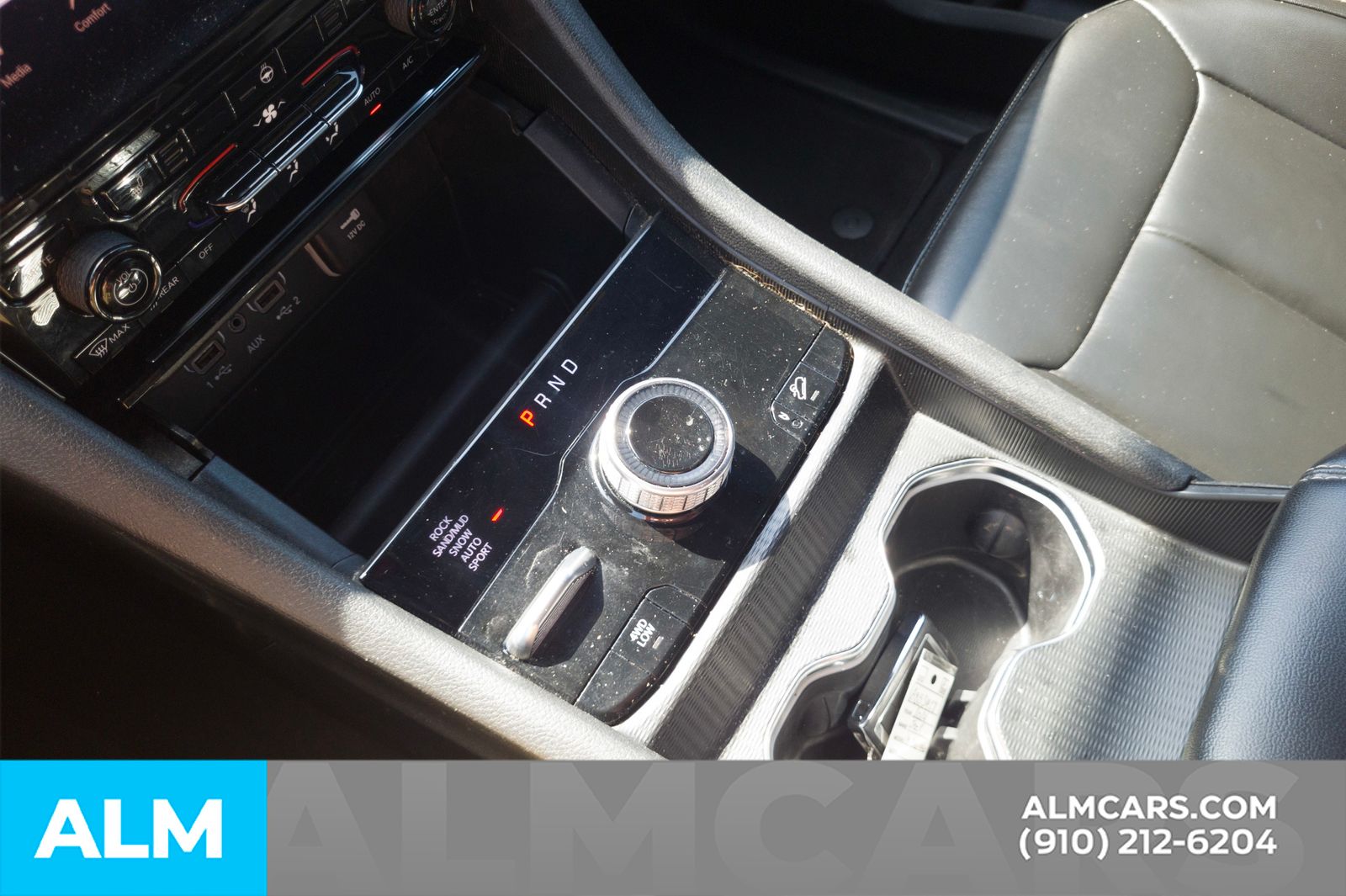 Used 2024 Midnight Sky Jeep 4xe image 11