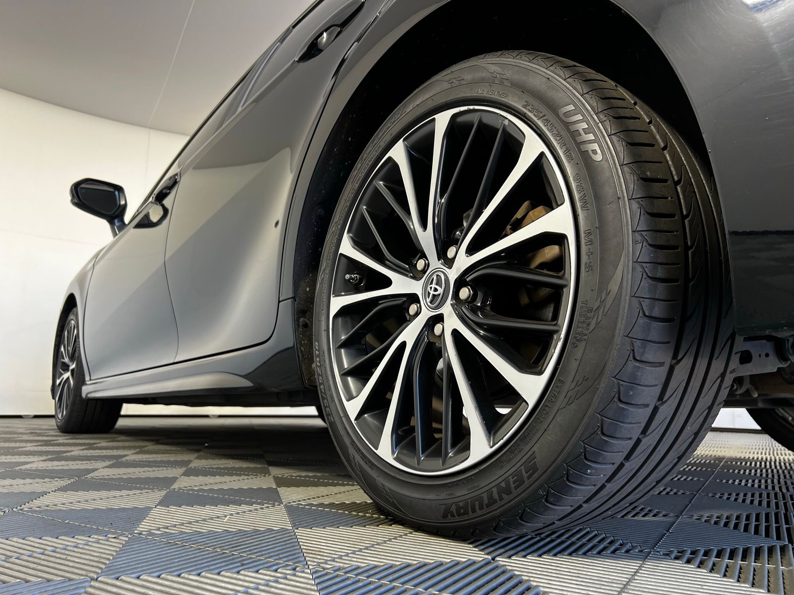 Thumbnail: 2019 Toyota Camry - 9