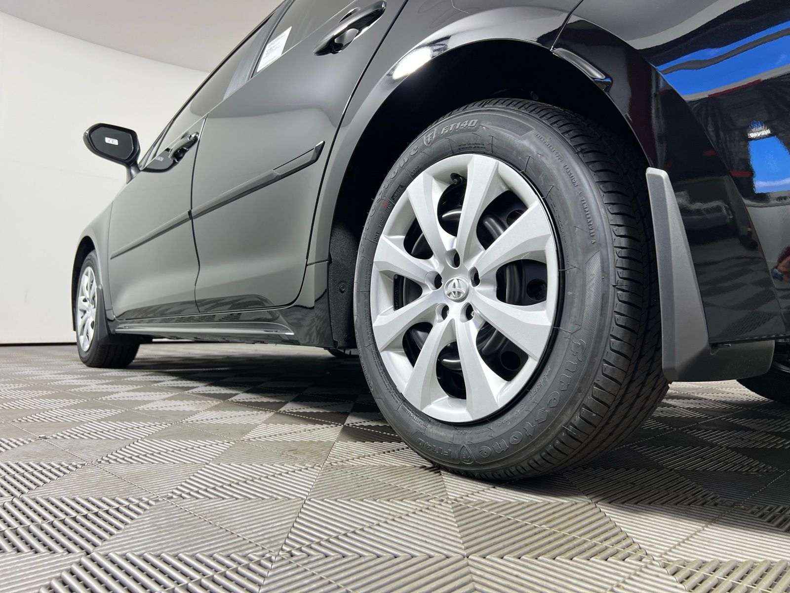 2025 Toyota Corolla LE 19