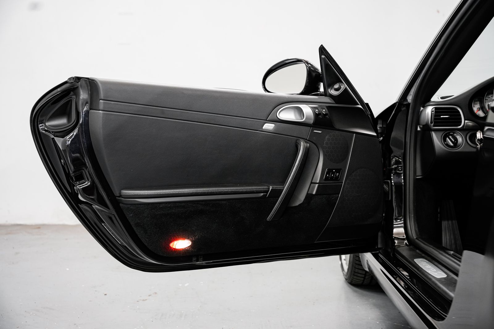 2011 Porsche 911 Carrera S — photo 21