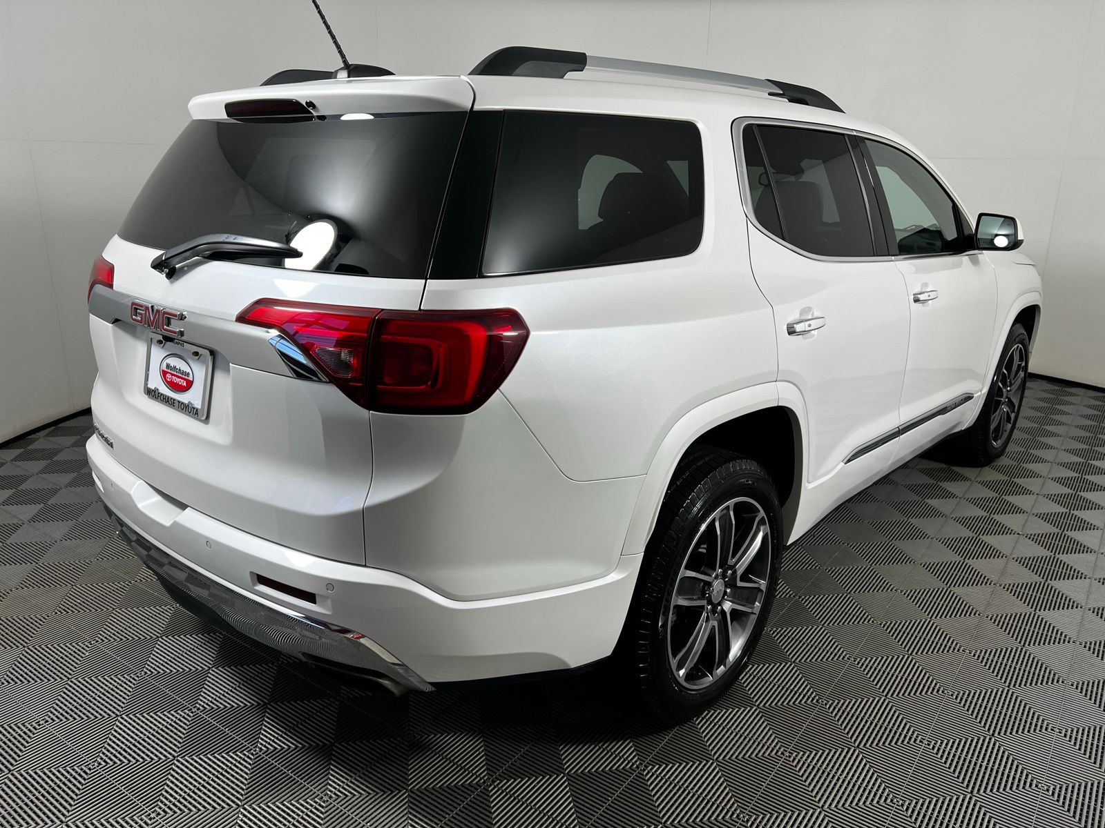 2019 GMC Acadia Denali 5