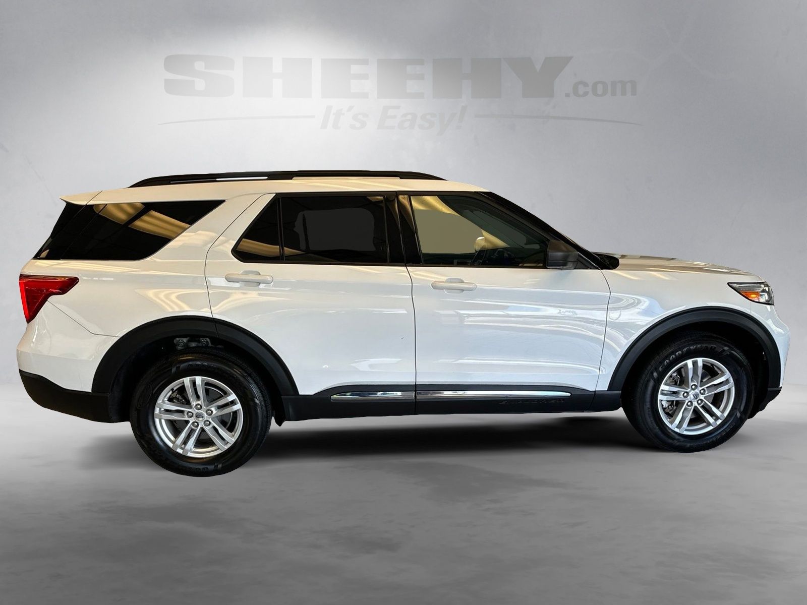 Certified Used 2022 Oxford White Ford XLT image 9