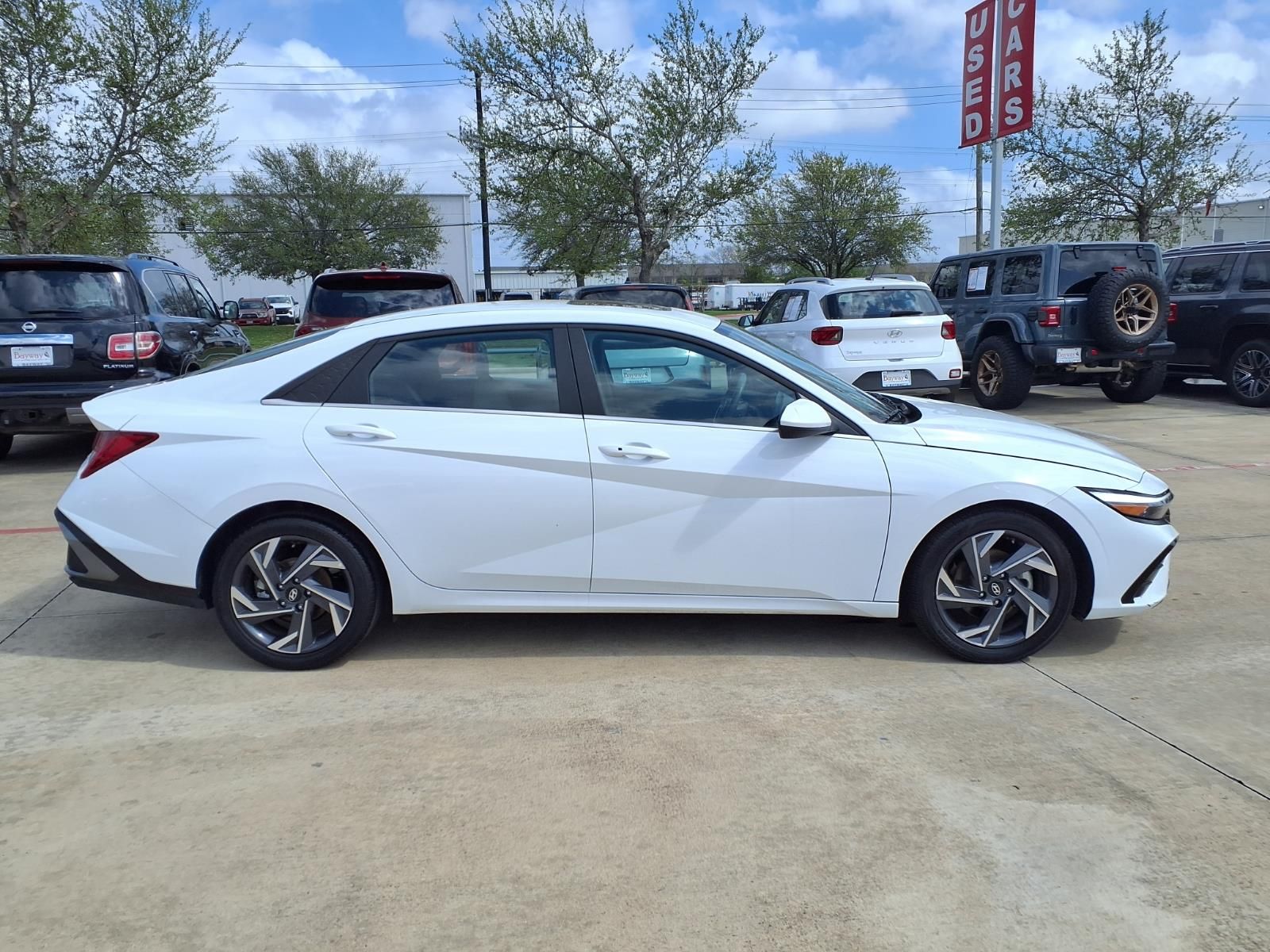 2025 Hyundai Elantra SEL Convenience - 3