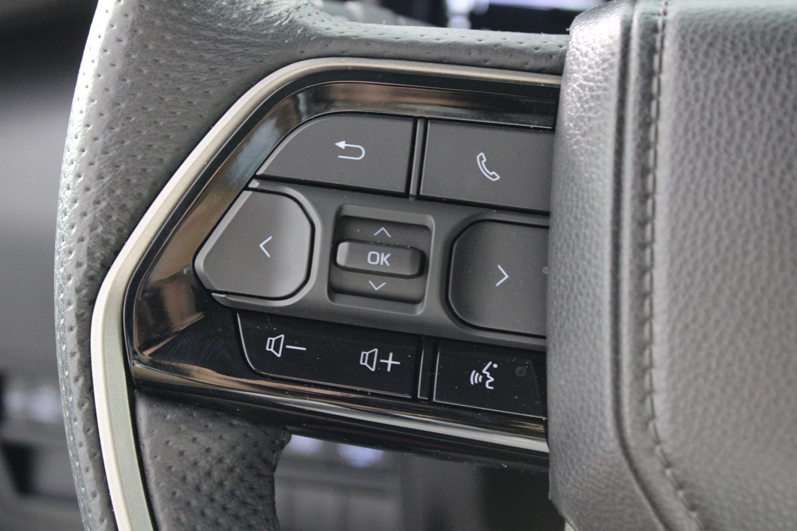 Used 2024 Silver Toyota SR5 image 31