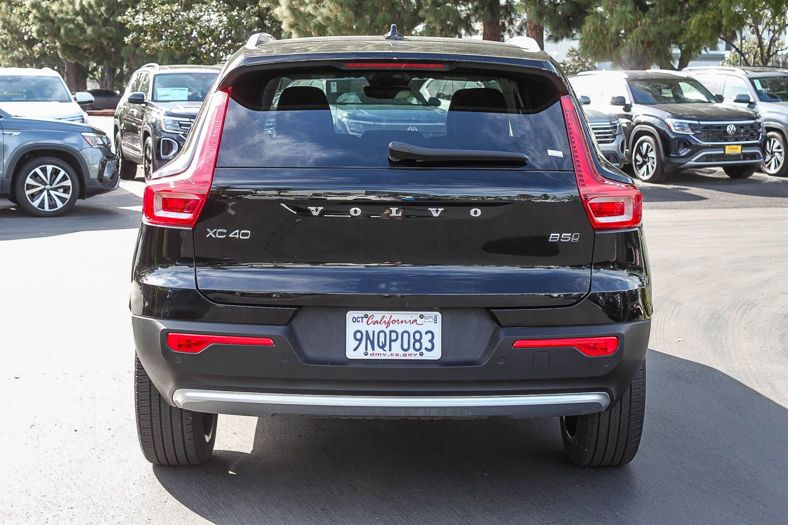 View vehicle photo 7