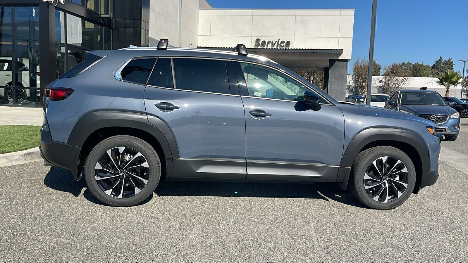 View vehicle photo 6