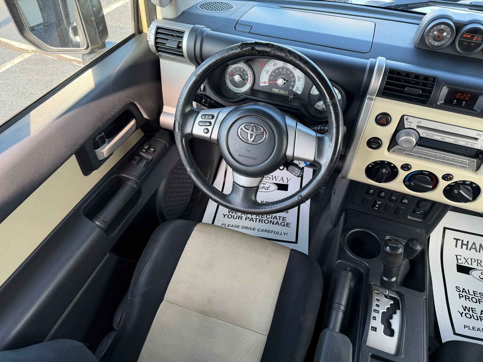 2010 Toyota FJ Cruiser image 15