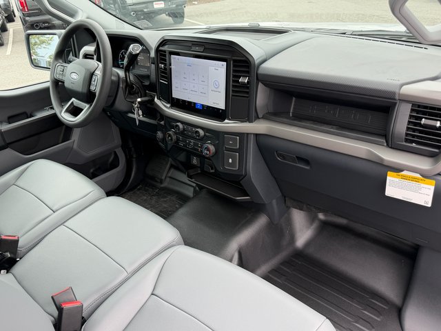 New 2026 Oxford White Ford XL image 9