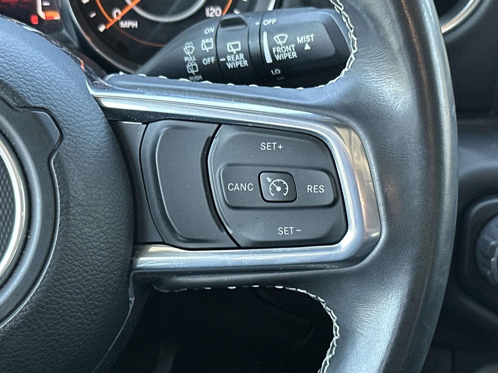 Used 2022 White Jeep Unlimited Sahara image 17