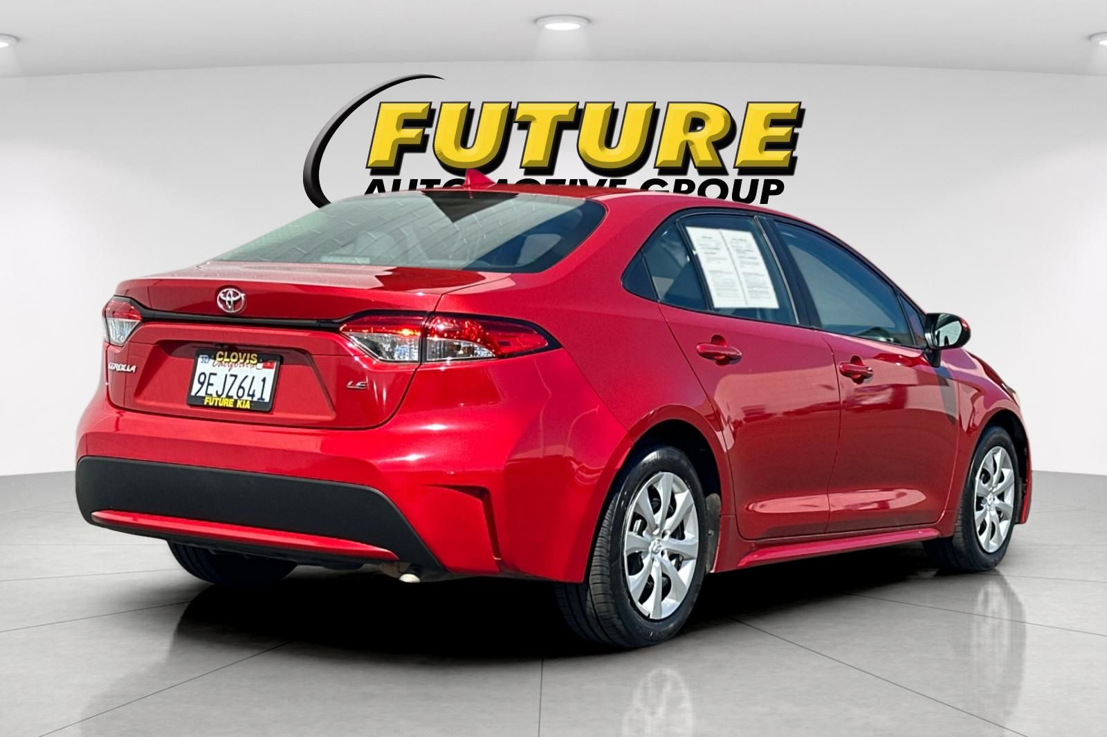 View vehicle photo 4