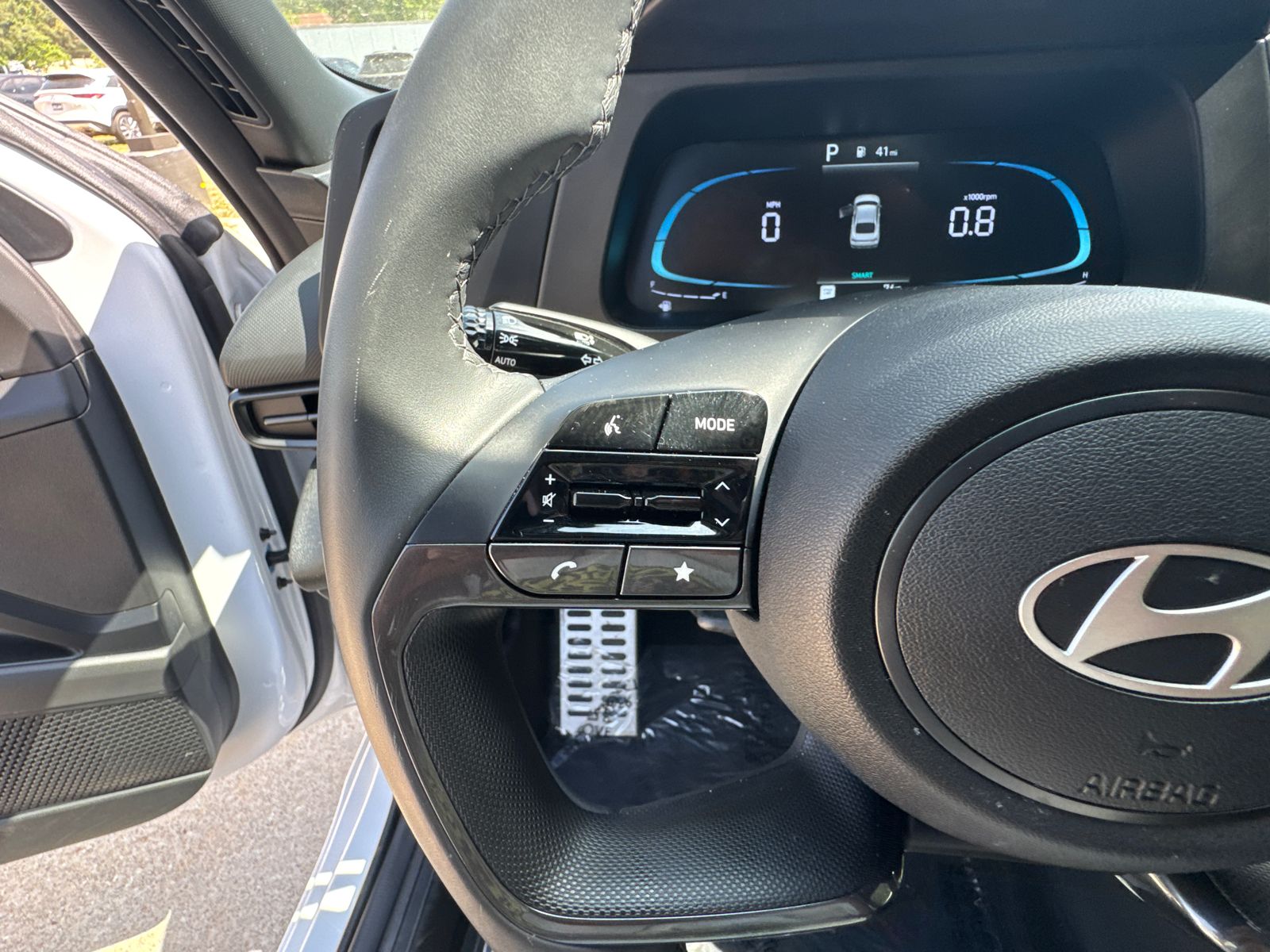 Used 2025 White Hyundai SEL Sport image 25