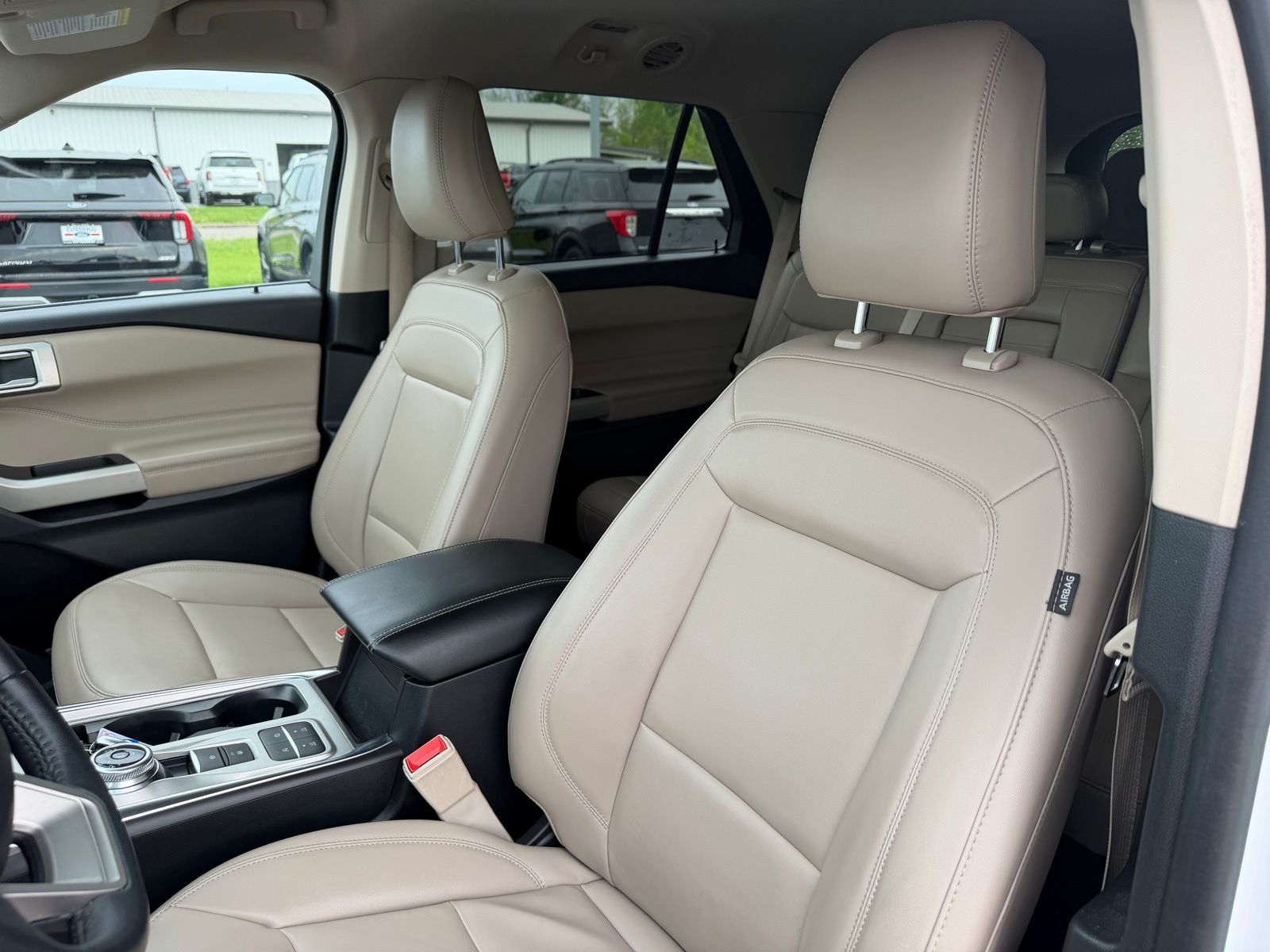 2024 Ford Explorer image 14