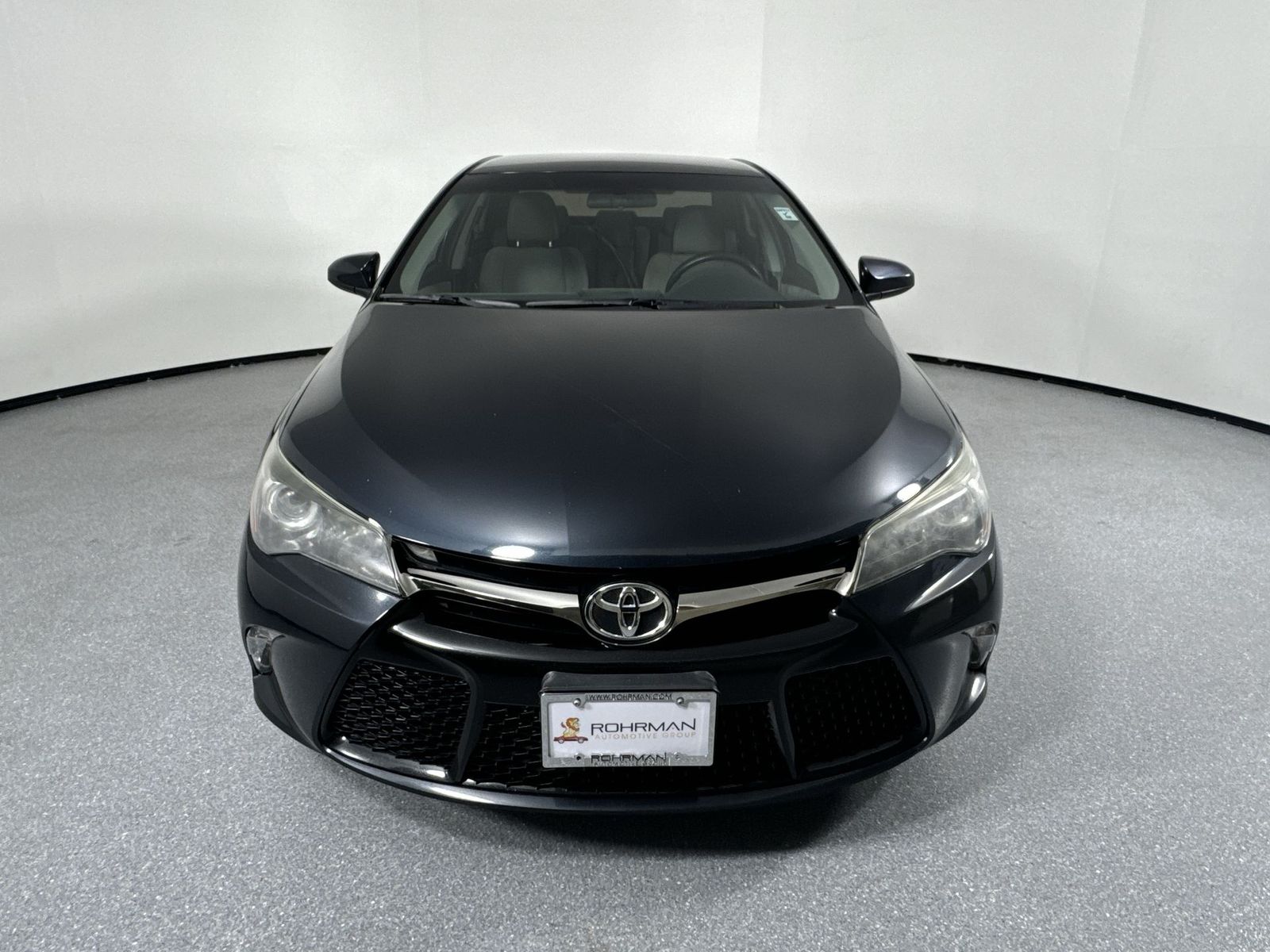 2015 Toyota Camry XLE 24