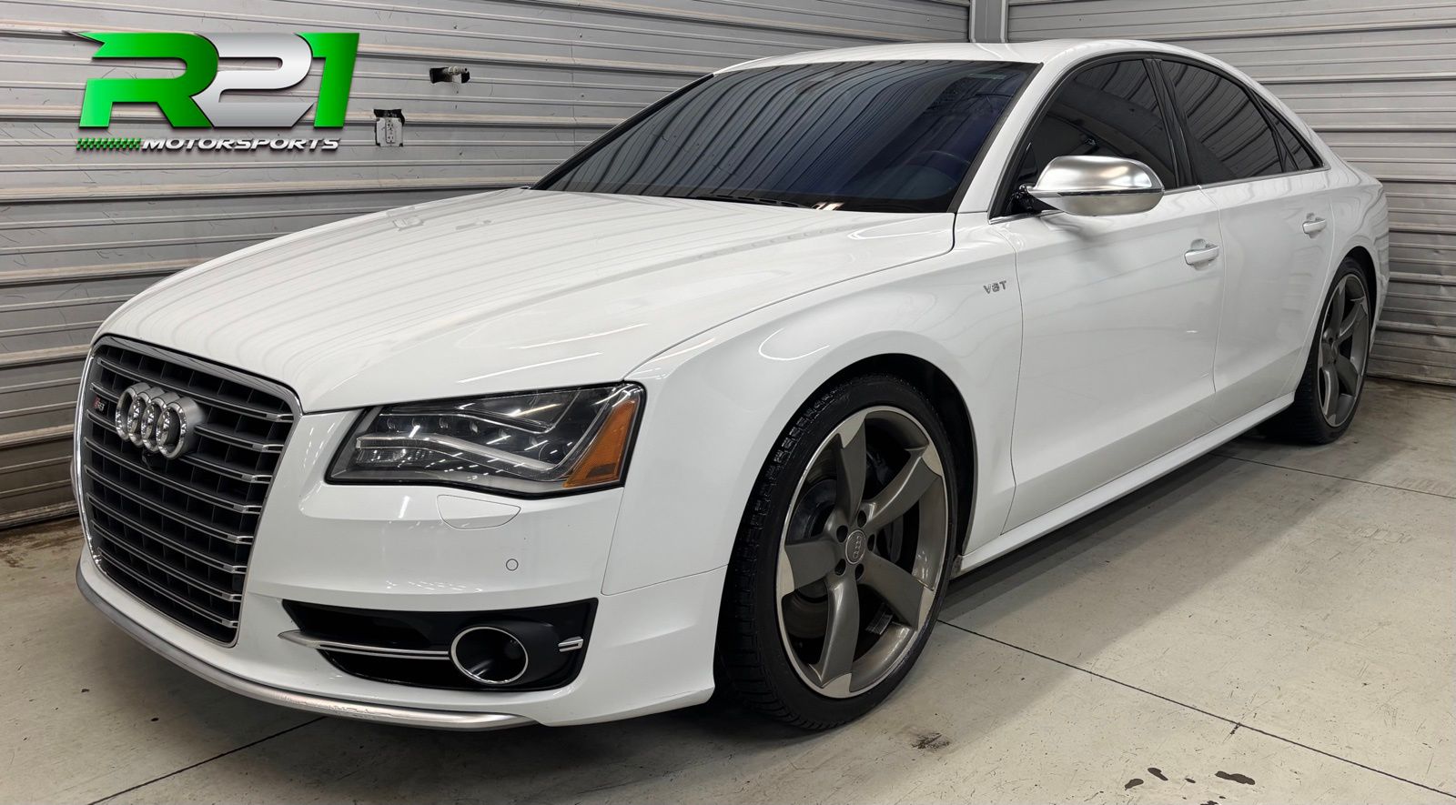 2013 Audi S8 4.0 TFSI quattro tiptronic's photo