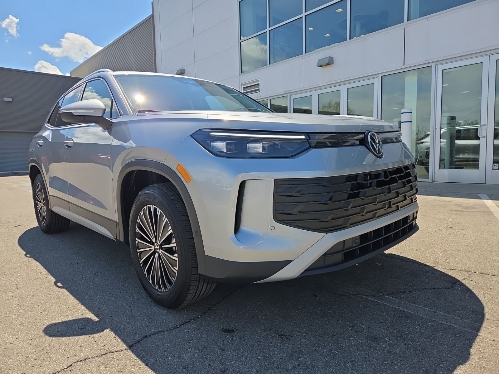 new 2026 Volkswagen Tiguan car, priced at $32,181