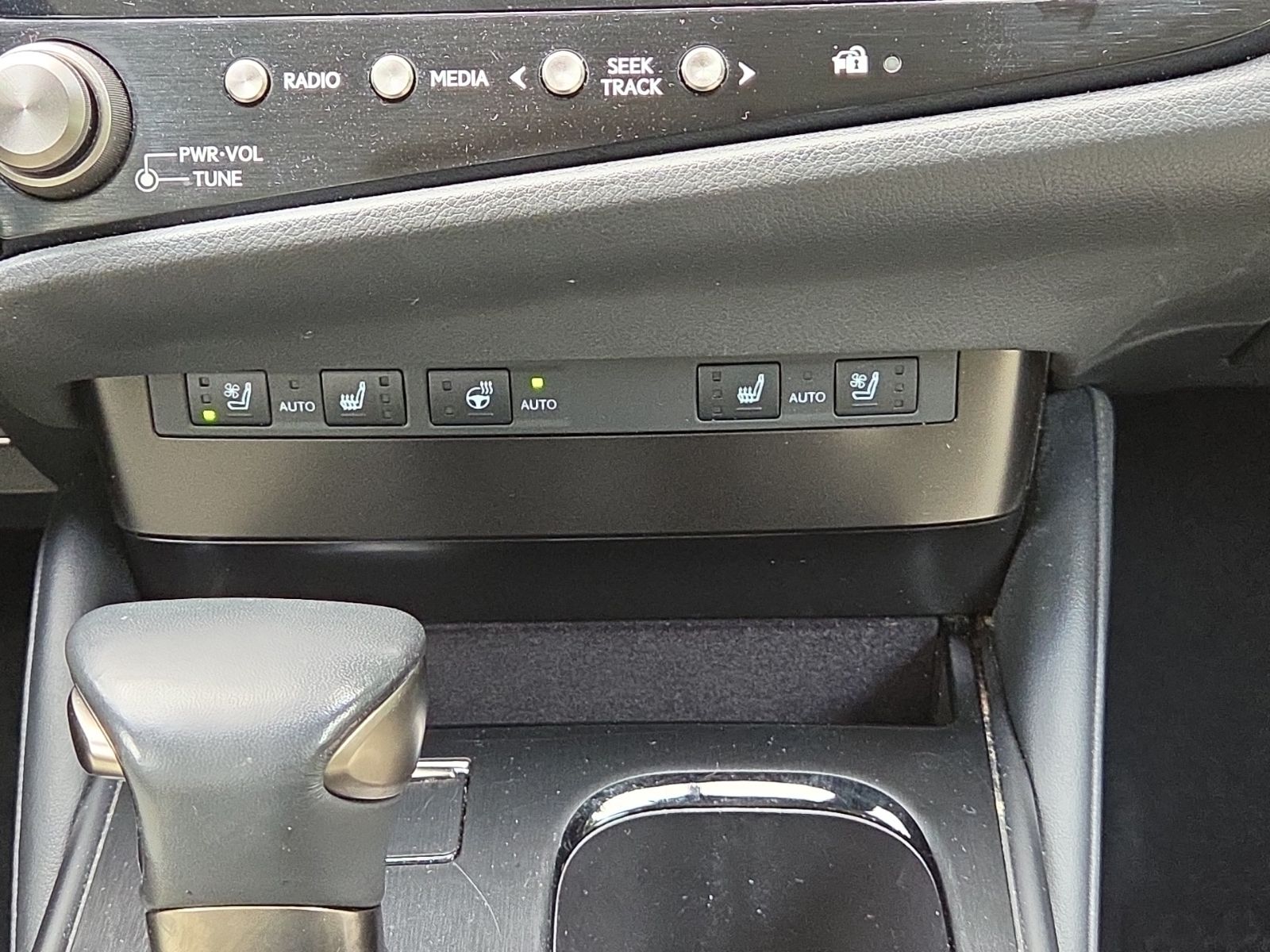 Used 2024 White Lexus 350 image 15