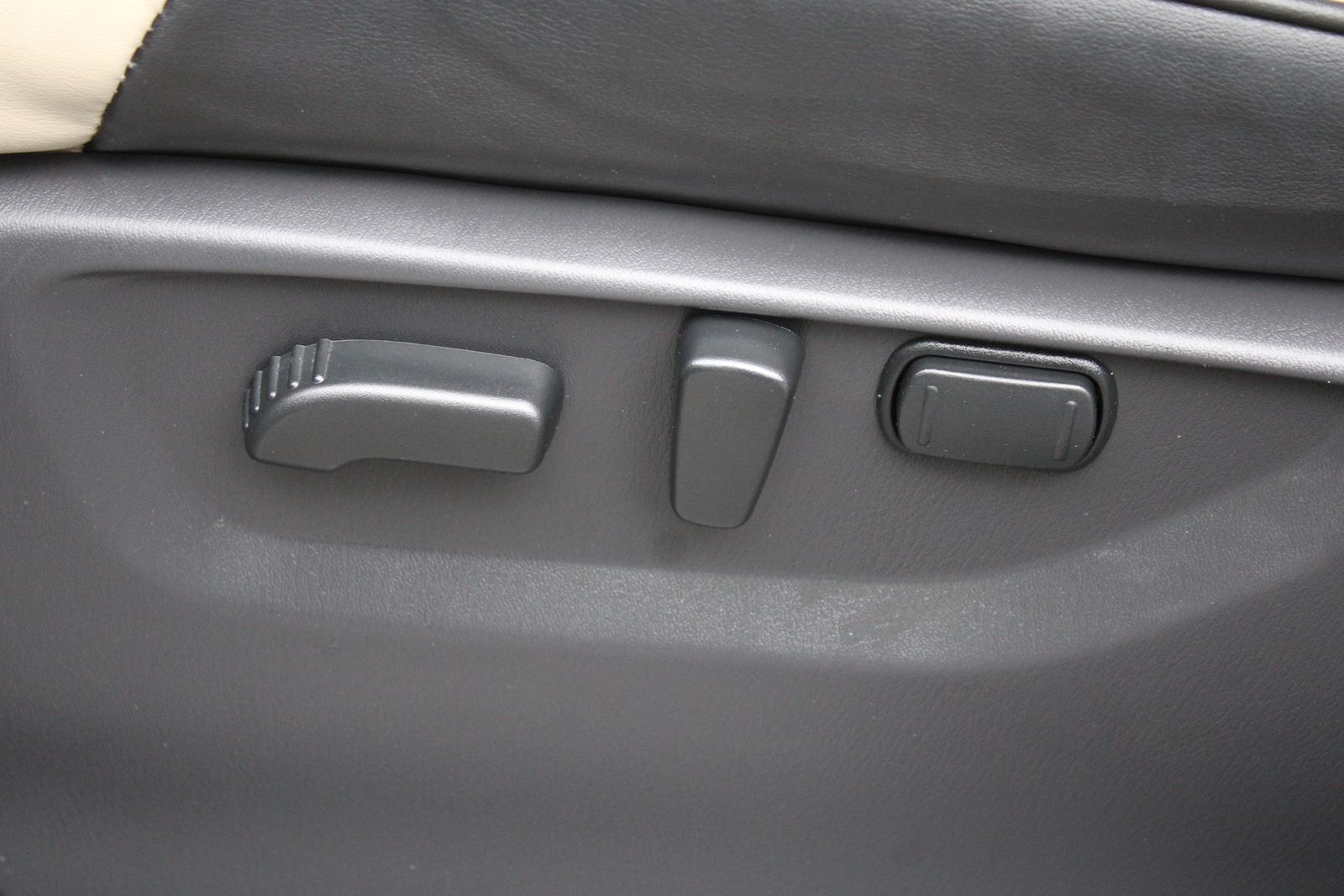 Used 2024 Gray INFINITI Premium Select image 17