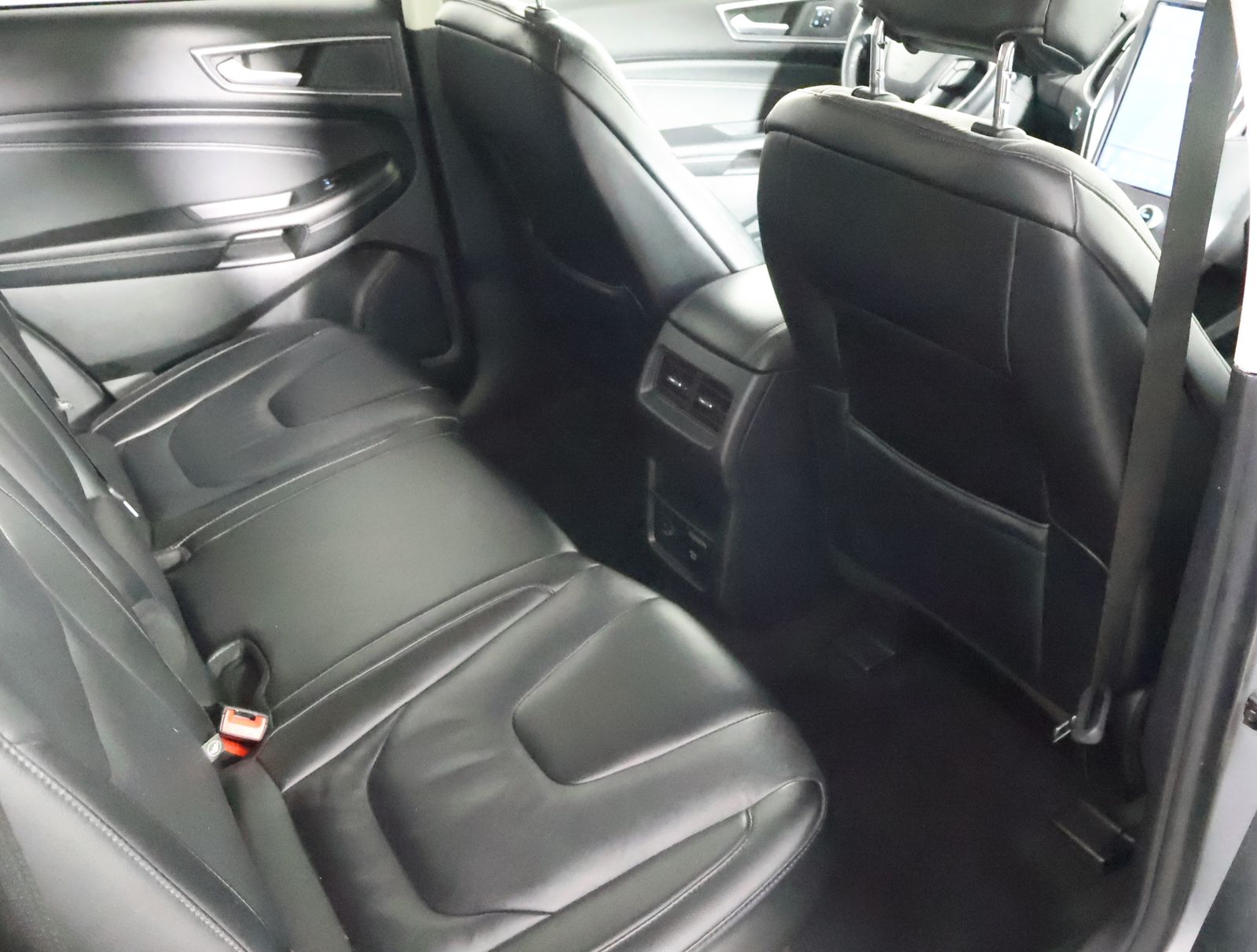 2022 Ford Edge Titanium photo