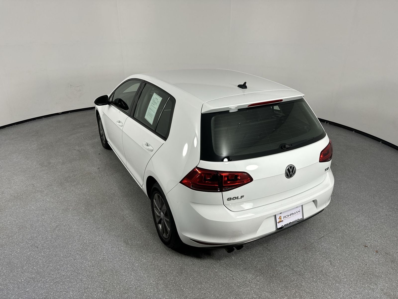 2016 Volkswagen Golf TSI S 4-Door 30