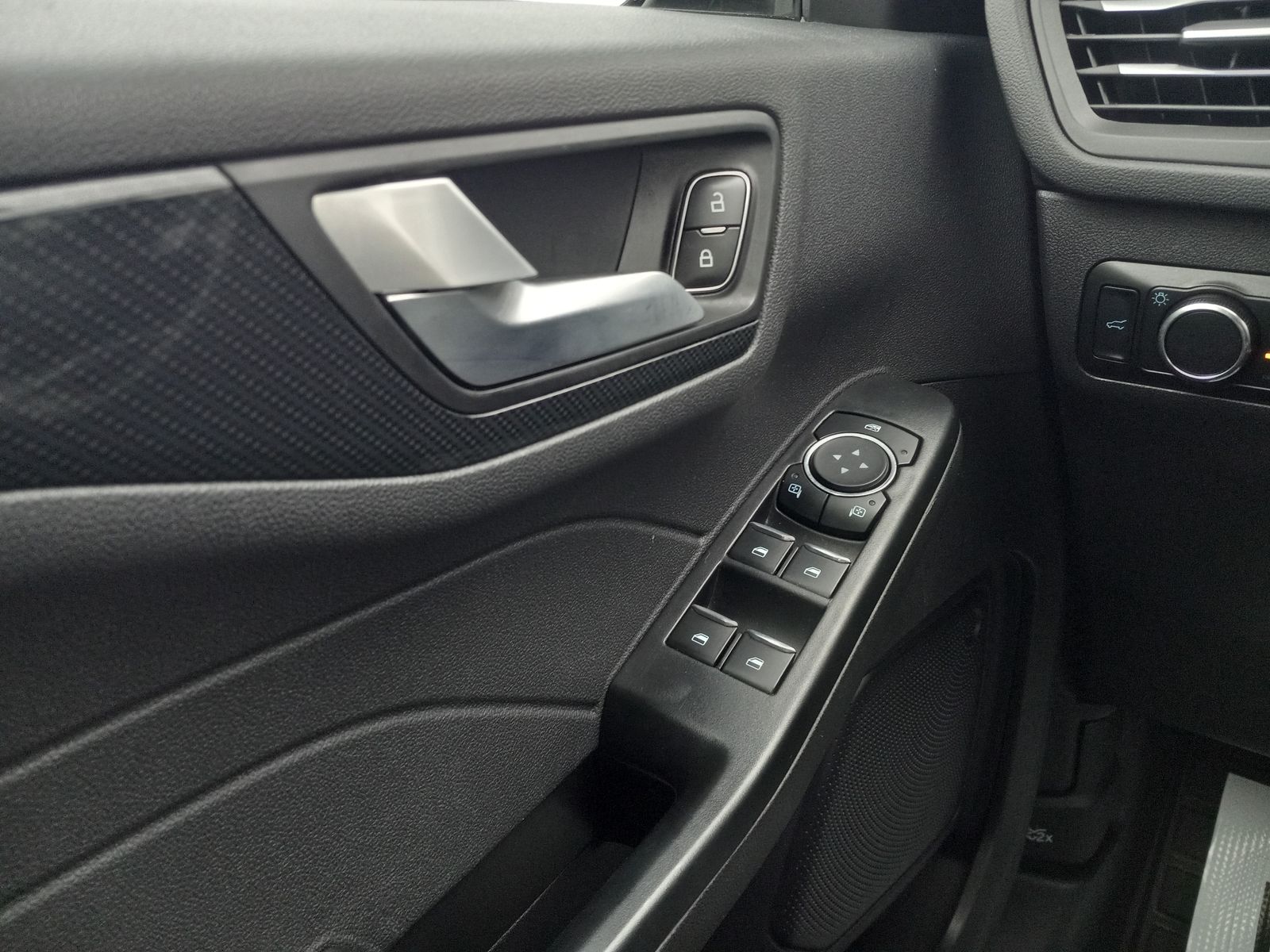 2024 Ford Escape image 27
