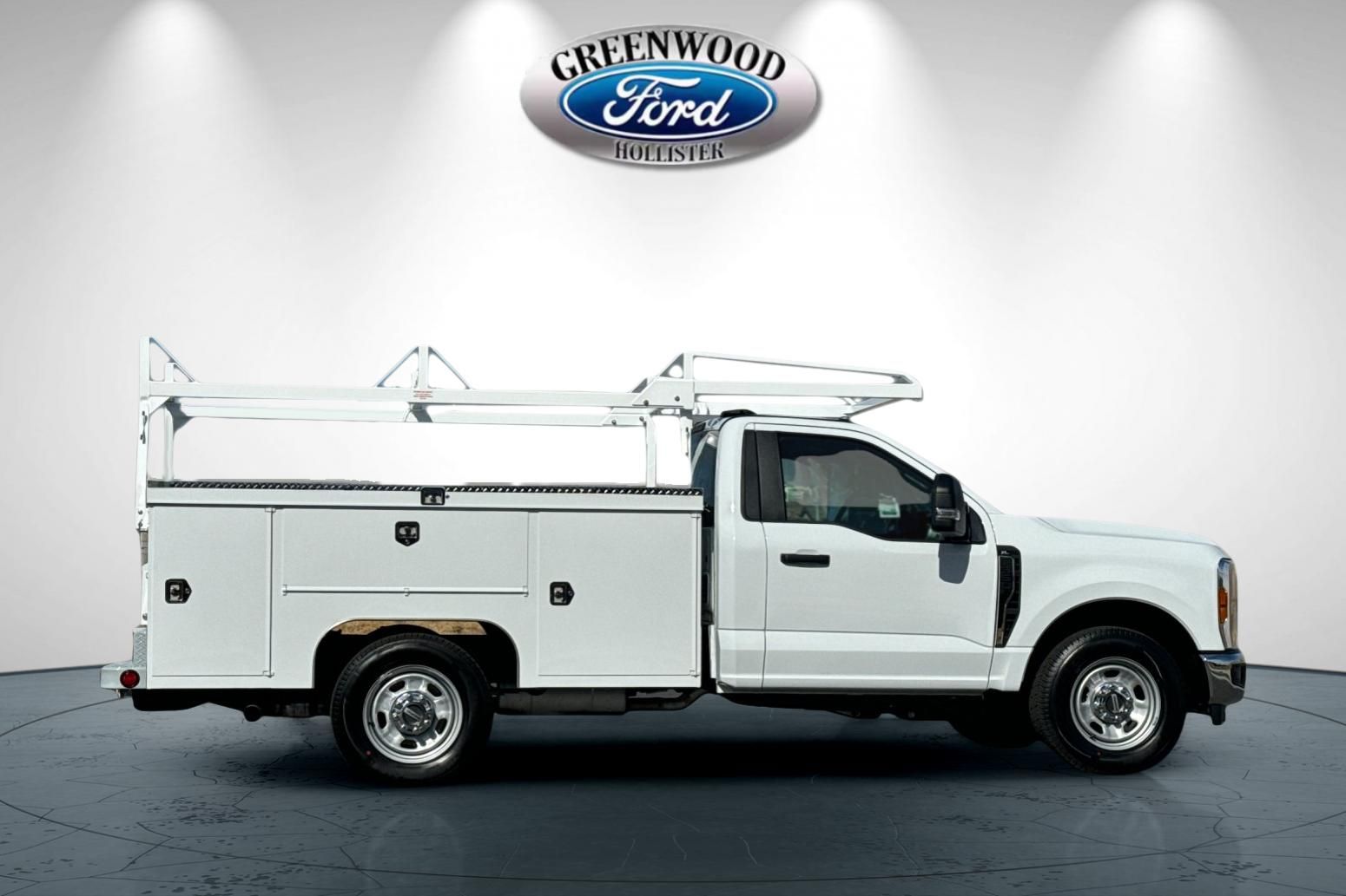 View vehicle photo 3