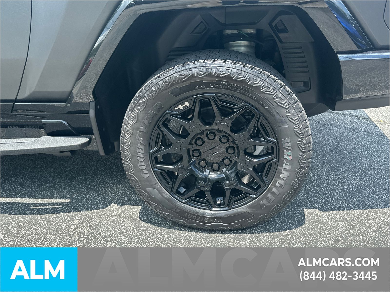 Used 2025 Black GMC 2X image 22