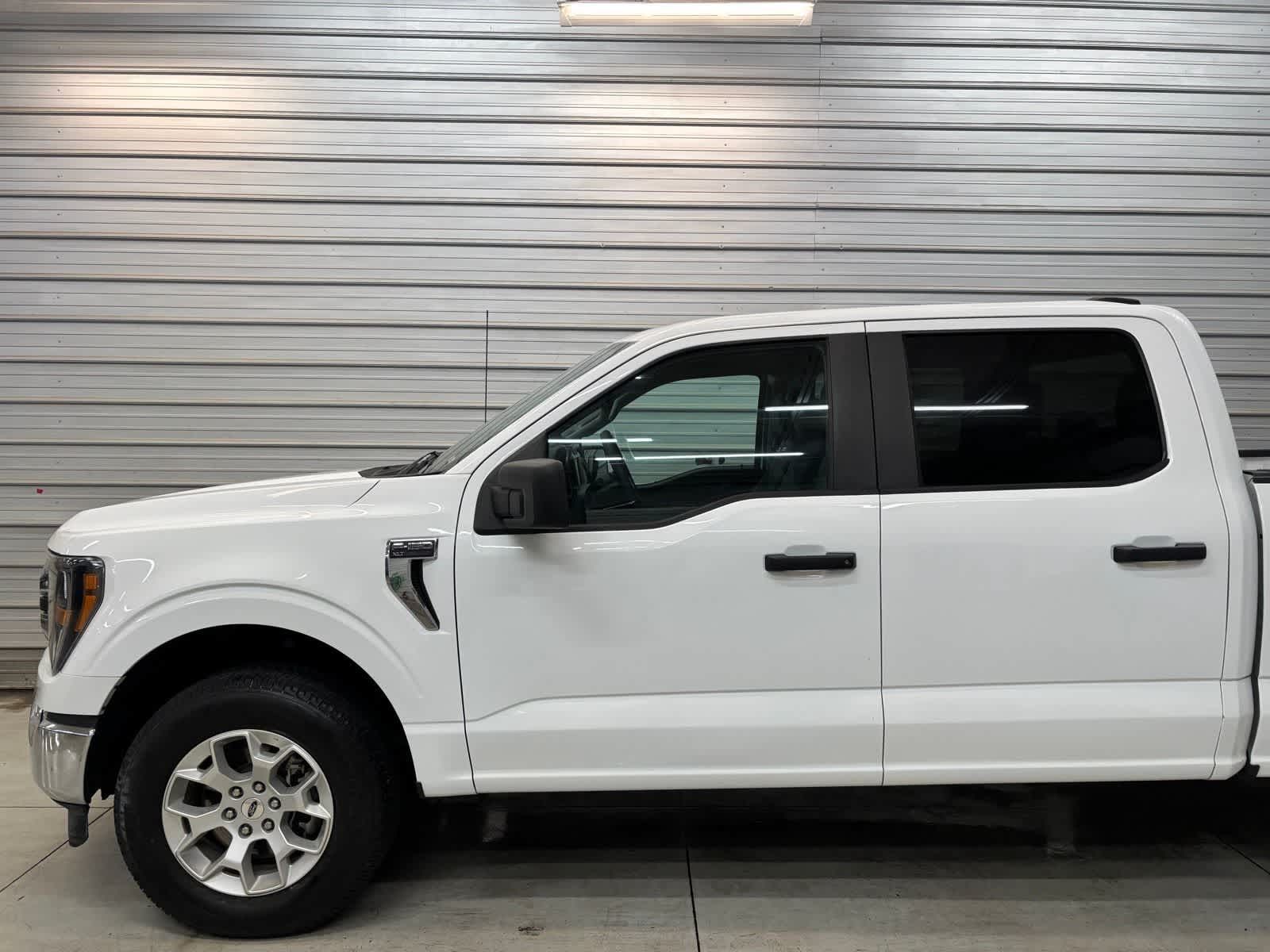 Photo 3 of 2023 Ford F-150 XLT