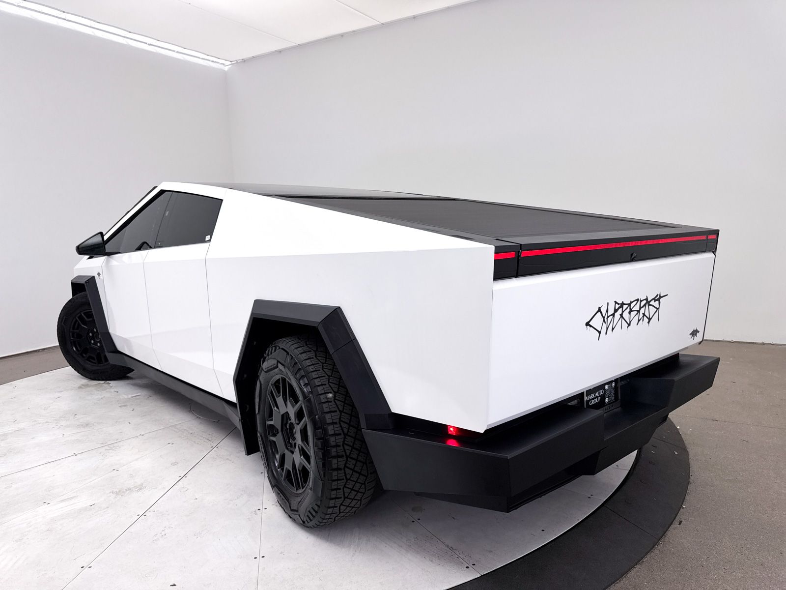 Used 2024 Tesla Cybertruck Cyberbeast with VIN 7G2CEHEE0RA033560 for sale in Scottsdale, AZ
