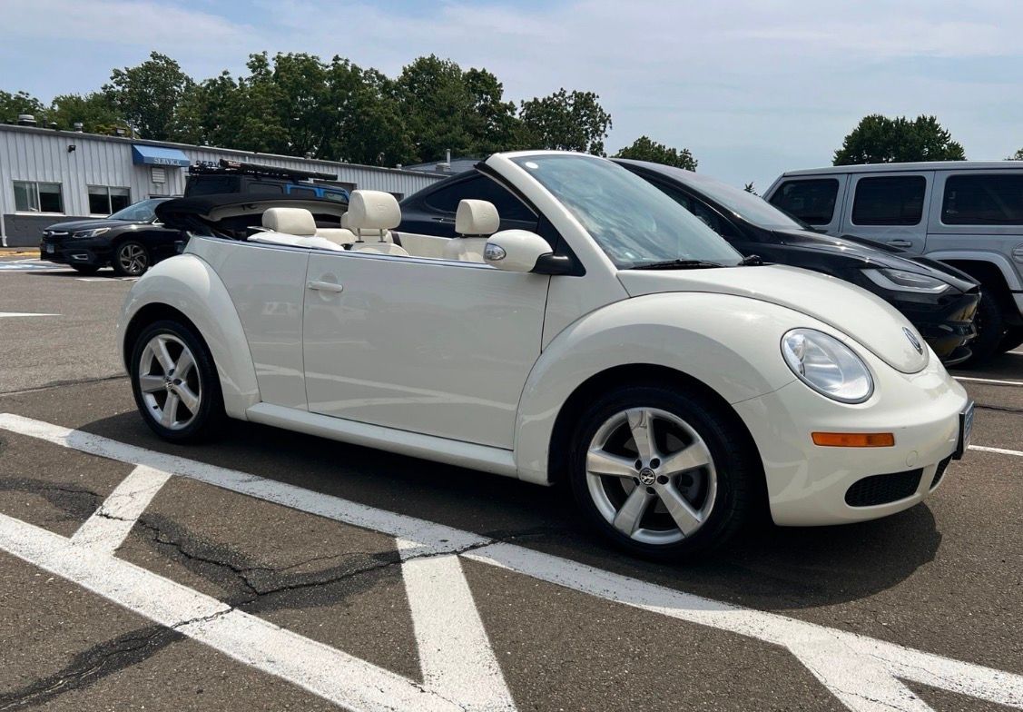 White 2007 Volkswagen Beetle Convertible Front-Wheel Drive 6-Speed Automatic