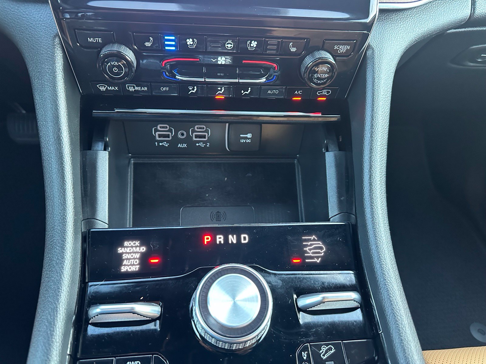 Used 2025  Jeep Summit image 11