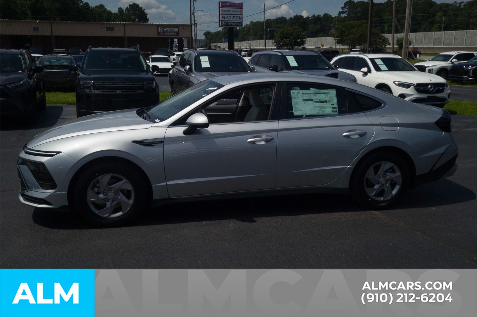 Used 2025 Silver Hyundai SE image 11
