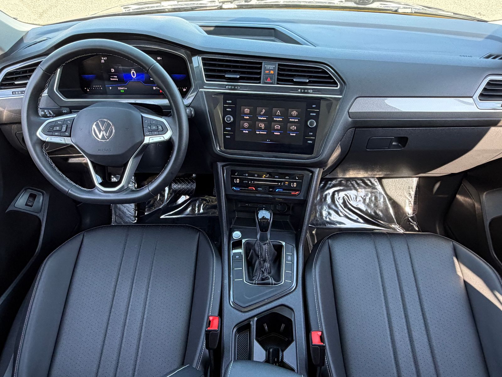 Used 2023 Gray Volkswagen 2.0T SE image 3