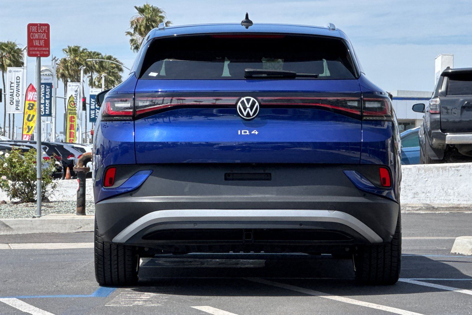 View vehicle photo 5