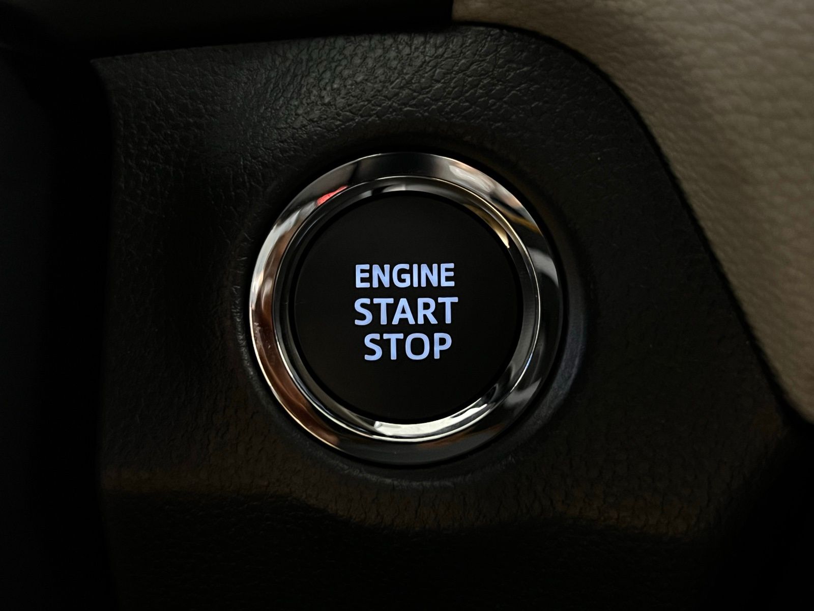 2025 Toyota RAV4 XLE Premium 16