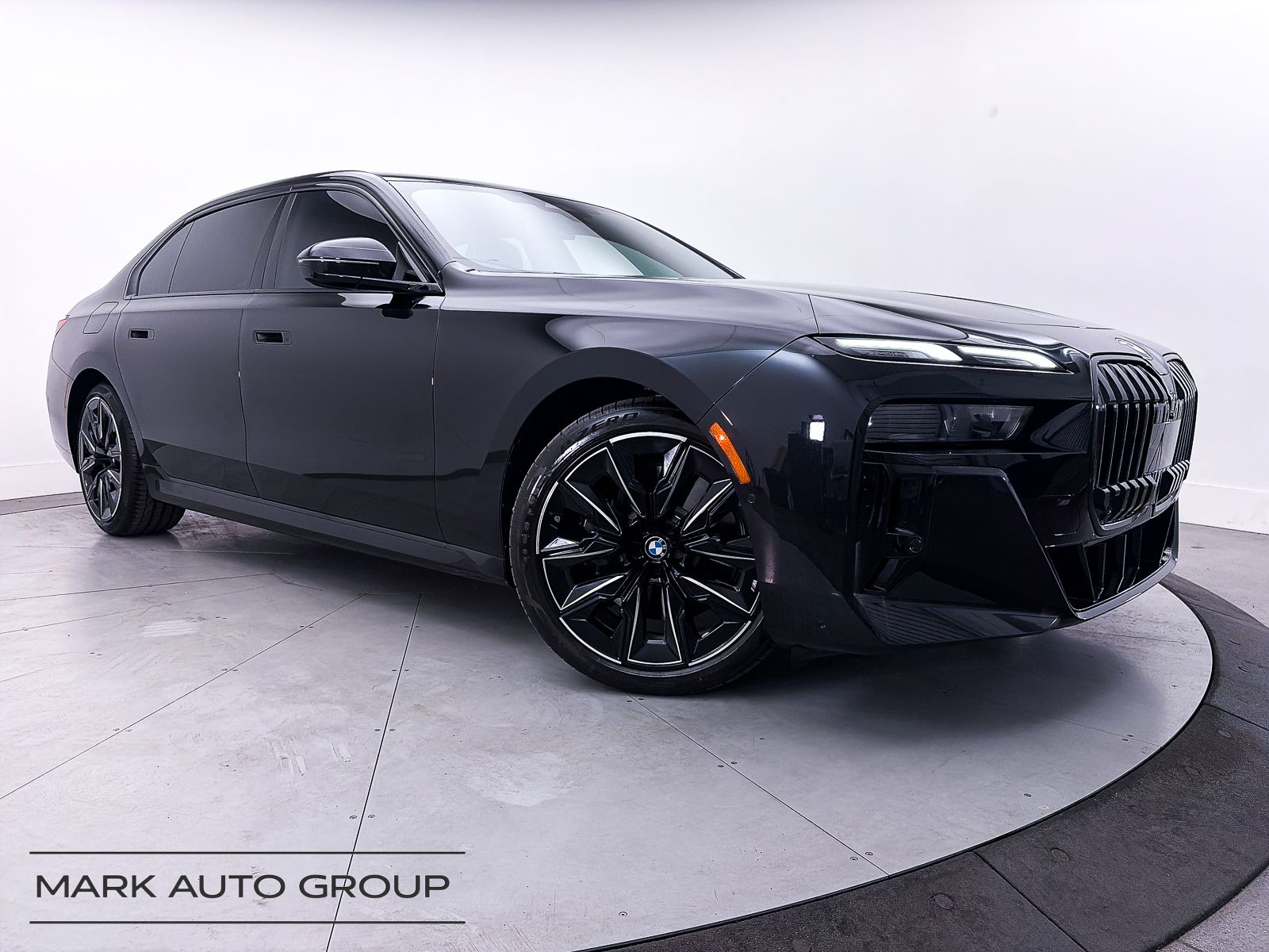 2023 BMW 7 Series 760i xDrive