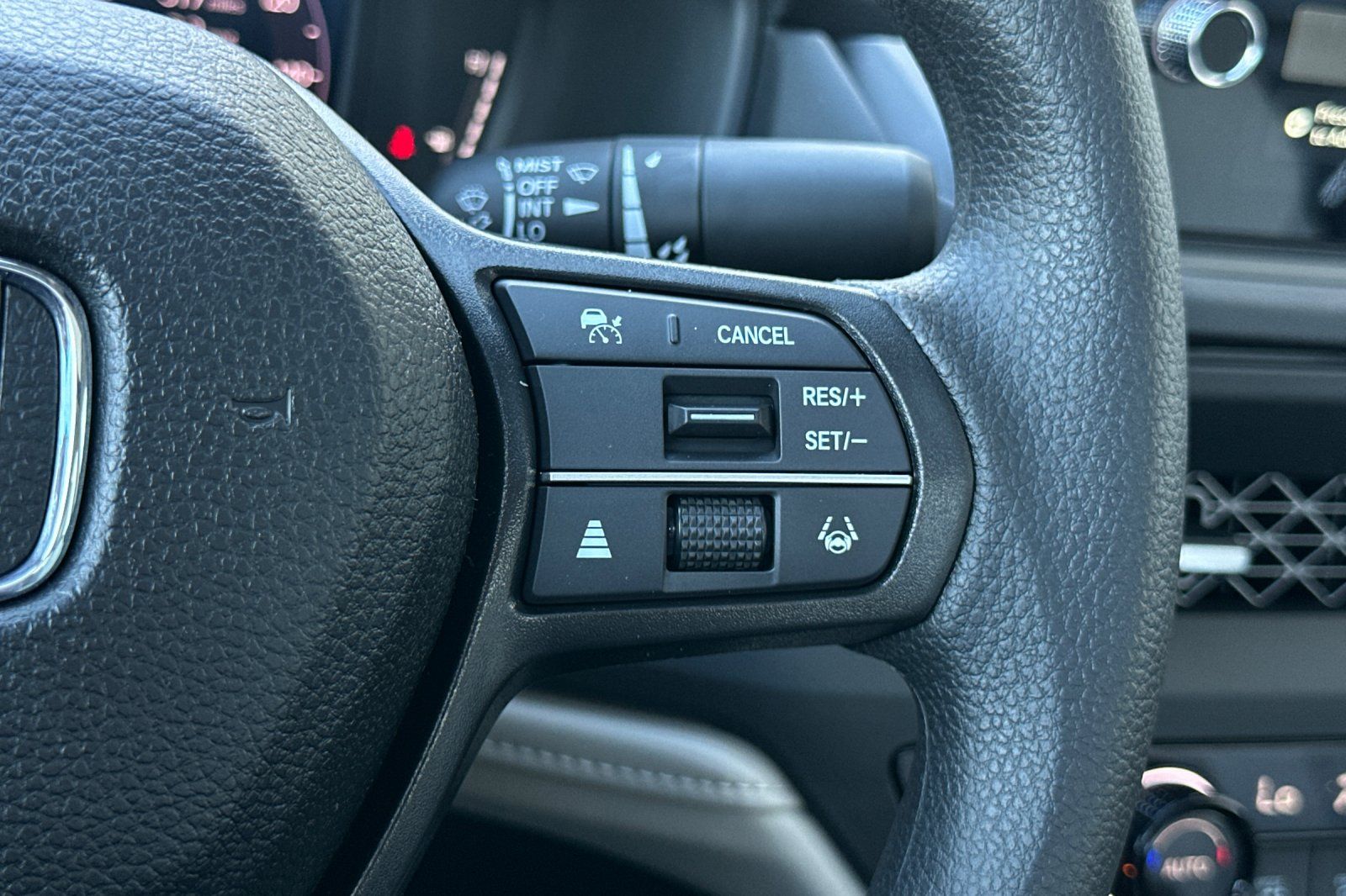 New 2026 Platinum White Pearl Honda SE image 27