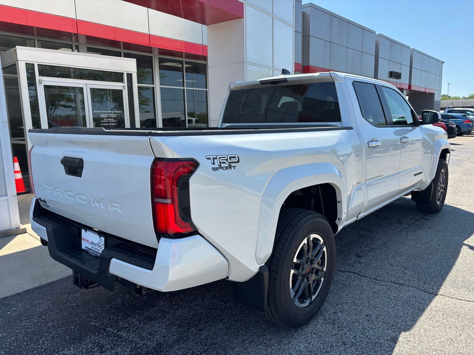 View vehicle photo 7