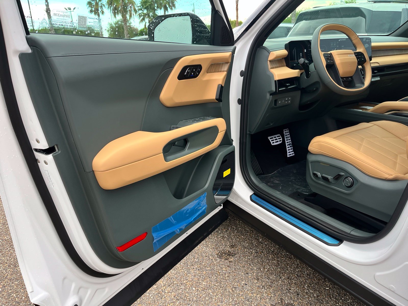 New 2027 White Kia X-Line SX image 14